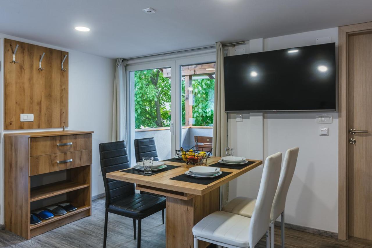 Apartamento Blue Door - Studio Lesce  Exterior foto