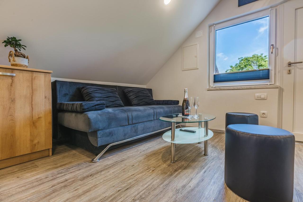 Apartamento Blue Door - Studio Lesce  Exterior foto
